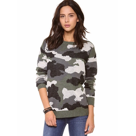 BB Dakota Sweaters - BB Dakota Camouflage Size XS Sweater Fuzzy Green